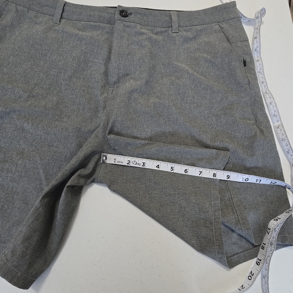 Vuori Aim Shorts Heather Concrete Activewear Men's Size 36 Waist - Picture 7 of 11